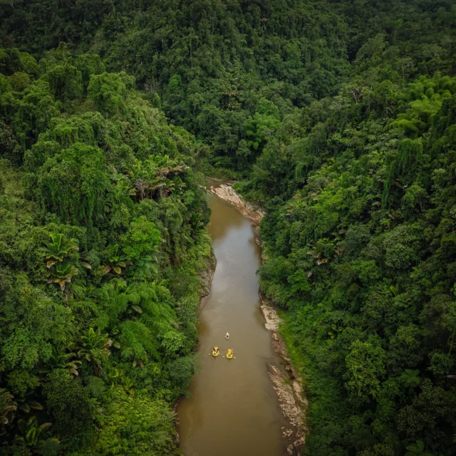 Petite visite chez le voisin ! 📸@adventuretravelassociation x @tourismfiji